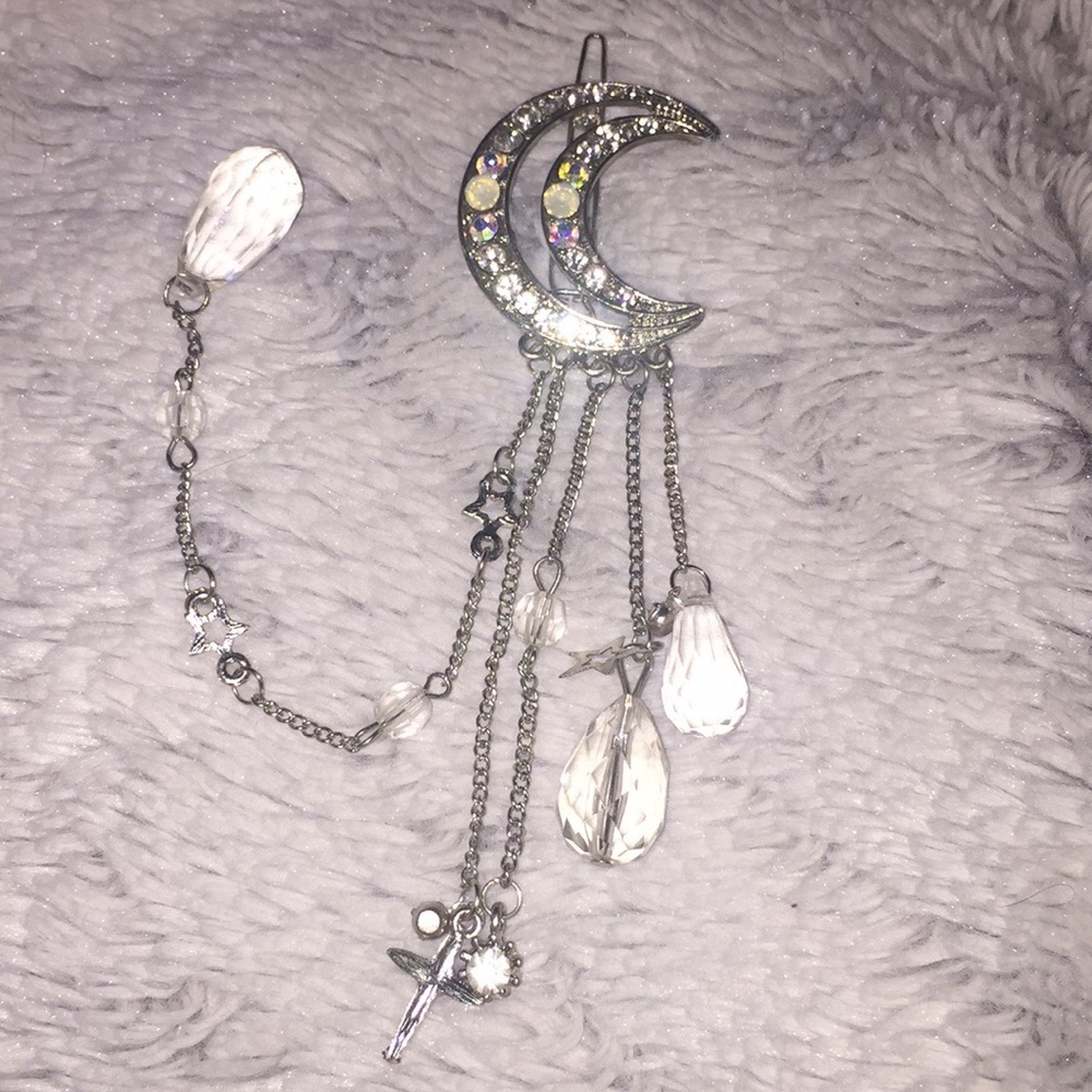 Moon hair clip